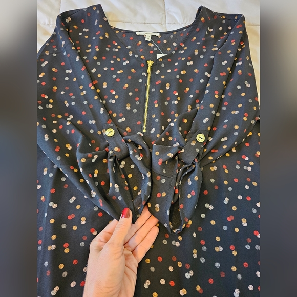 NWT Maurices polka dotted fall blouse ๐ w/ Zipper in front (Medium) ๐คโค๏ธ๐๐ค๐ค - Picture 16 of 16
